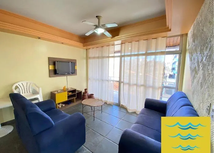 Apartamento amplo - 1 quarteirão da Praia do Forte